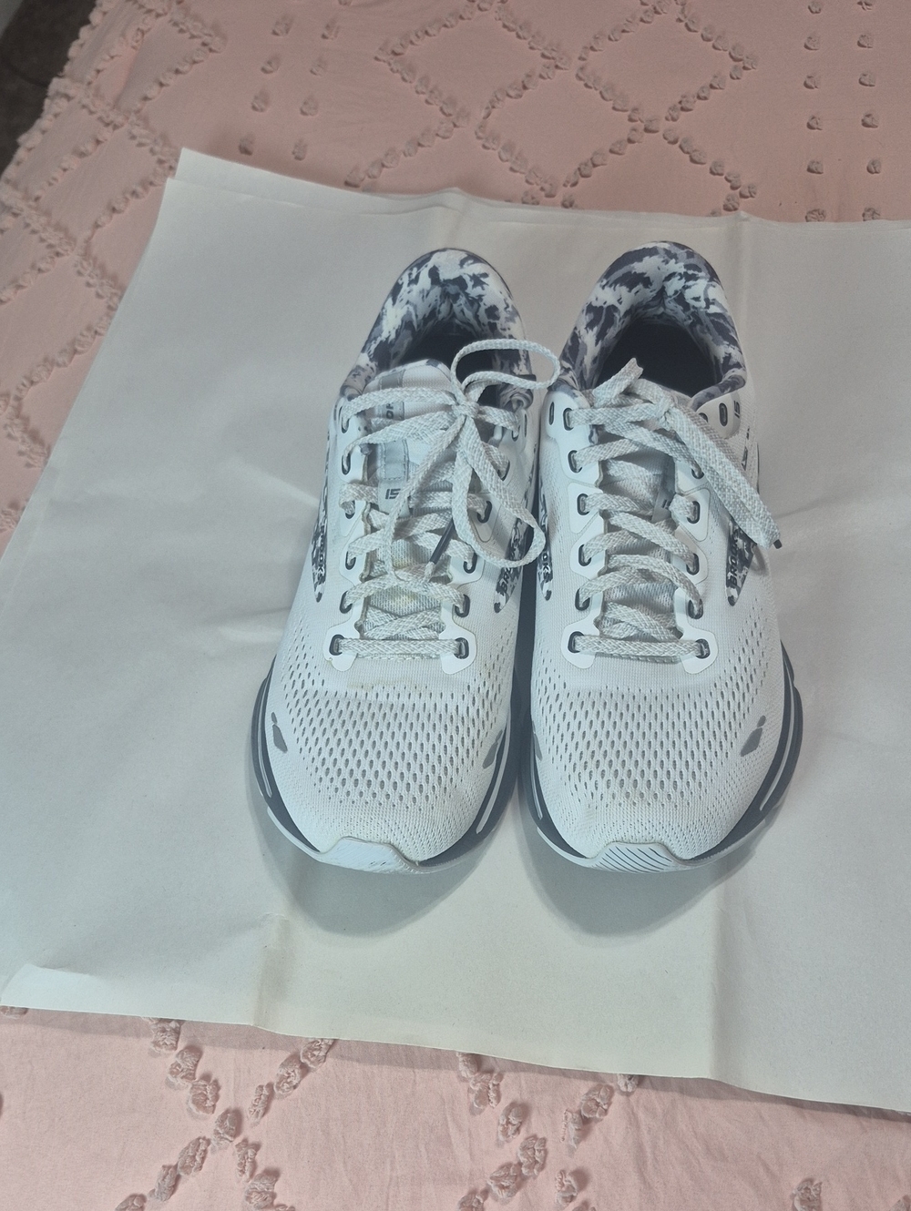 Brooks White and Black Running Shoes